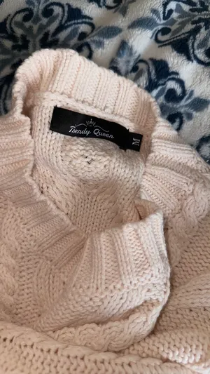 Boutique White crewneck cable knit sweater thumbnail 7