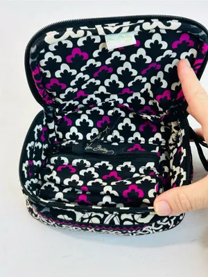 Vera Bradley Quilted Travel Cosmetic/Jewelry Bag in Canterberry Magenta Pattern thumbnail 7