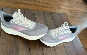Brooks Ghost 17 Women’s Running Shoes Poppy Seed Pink Bluewash Size 11 thumbnail 1