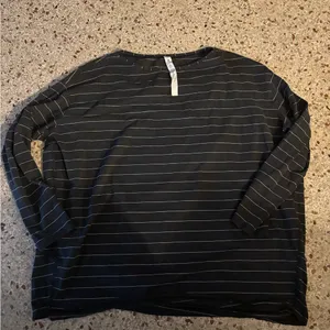 Lululemon Back in Action Long Sleeve Shirt Short Serve Stripe Graphite Grey Whit thumbnail 3