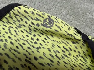 Lululemon Shorts 2.5" Hotty Hot Lined Yellow/Spots Sz 6 thumbnail 5