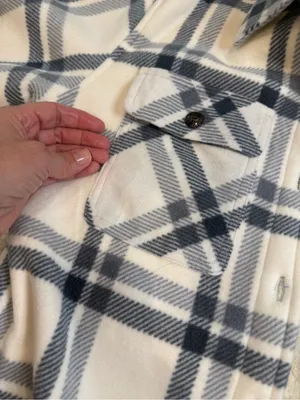 Boutique Cozy Sherpa-Lined Plaid Shacket Jacket Cream & Blue Gray XS | Like New thumbnail 6