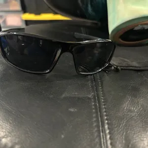 Polarized Unisex Black Frame Sunglasses with Dark Lenses unisex NWOT thumbnail 9