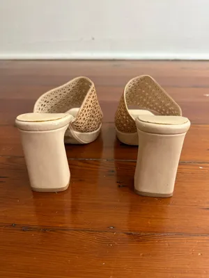 Jeffrey Campbell Caviar Lasercut Platform Heeled Sandals Sz 7 💛🍄 thumbnail 8