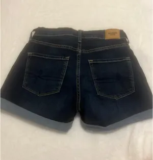 Levi’s High-Rise Shorts thumbnail 2