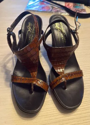 Donald Pliner Heels thumbnail 1
