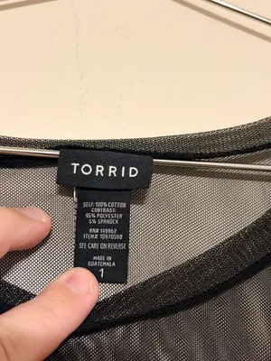 Torrid Black Red Mesh Snake Rose Pullover T-Shirt Blouse Size 1 1X thumbnail 3