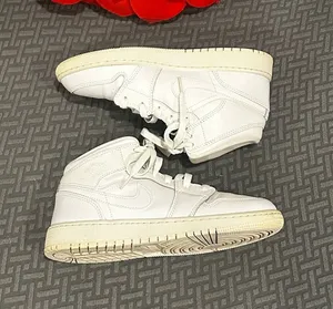 Air Jordan 1 Mid white sneakers thumbnail 1