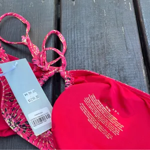 Xamiania Coral‎ Patterned Women's Swim Top NWT thumbnail 2