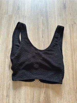 Black crop top with silver heart details thumbnail 3
