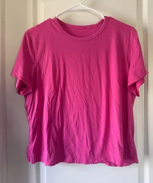CRZ YOGA Short Sleeve Crew Tee in Hot Pink / E17 thumbnail 1