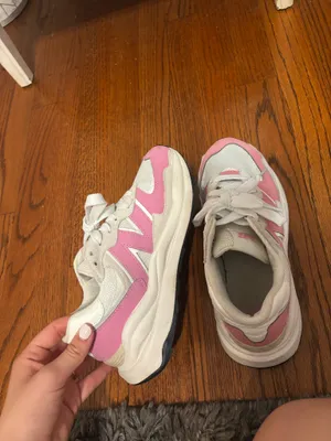 New Balance 57/40 Pink Women’s Sneakers 8.5 thumbnail 3