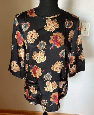 Zara Woman’s Floral‎ top thumbnail 1