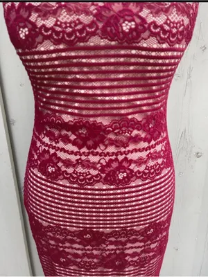 Guess Sleeveless Lace Midi Dress in Wine thumbnail 3