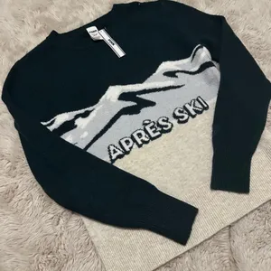 Victoria's Secret PINK Apres Ski Mountain Graphic Crewneck Sweater Green XS NWT thumbnail 1