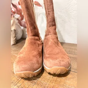 Patagonia Lugano Waterproof Boots for women. Size 7.5 GREAT CONDITION thumbnail 6