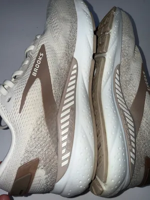 Brooks Women's Ariel GTS Running Shoes - Beige/Taupe Accents thumbnail 9