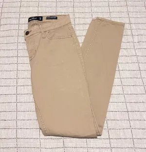 Hollister Khaki Jeans thumbnail 1
