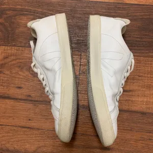 VEJA Low Leather Shoes White Sneaker Women’s Size 9 thumbnail 3