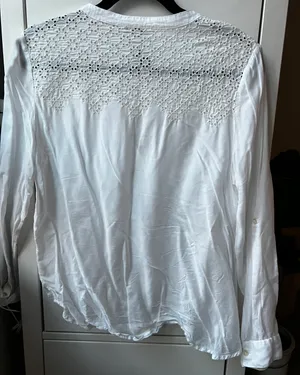 American Eagle Outfitters White Flowy Blouse thumbnail 3