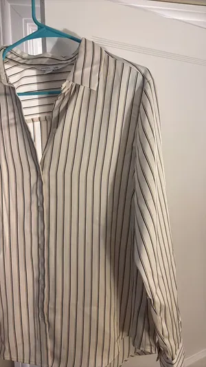 Old Navy Silk Blouse thumbnail 3