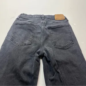 Aritzia Denim Forum Arlo High Rise Straight 28L Womens‎ 26 Waist Faded Black Denim Jean thumbnail 14