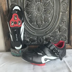 Peloton Bike Cycling Shoes Unisex Size 40‎ (women's 9-9.5) Black Red, Cleats EUC thumbnail 1