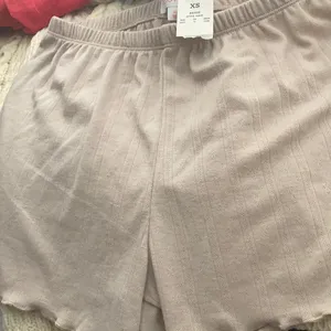 Ladies’ NWT Colsie sleep shorts (XS) thumbnail 1