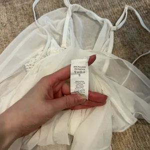 Elegant White Lace Nightgown thumbnail 3