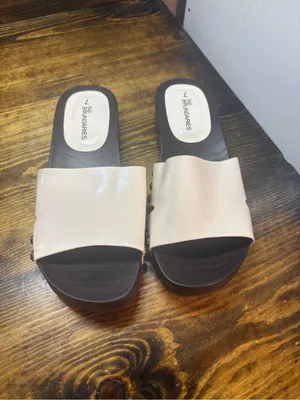 No boundaries cream sandals size 7 thumbnail 3