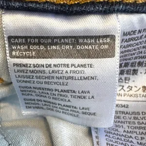Levi’s 725 High Rise Bootcut Jeans in Cast Shadows - Dark Wash Size 23 thumbnail 14