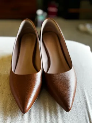 Versatile brown block heels  thumbnail 4