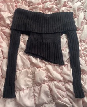 Almost Famous Asymmetrical Off the Shoulder Long Sleeve thumbnail 1