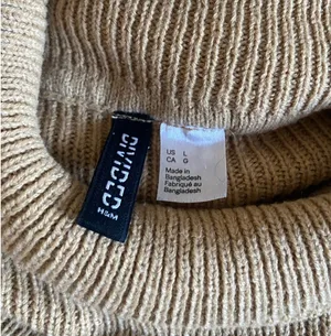 H&M sweater  thumbnail 4
