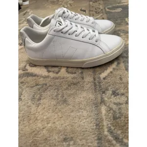 VEJA Low Esplar Leather Lace-Up Sneakers | White Great Condition Size 5 EUR 36 thumbnail 15