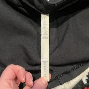 Lululemon Pants Womens 6 Black City Trek Trouser GUC See Pics thumbnail 10