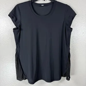 Lululemon Black pleated side Women's Top SZ: L thumbnail 1