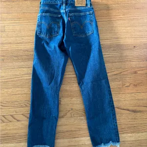 Levi’s Wedgie Straight Jeans thumbnail 3