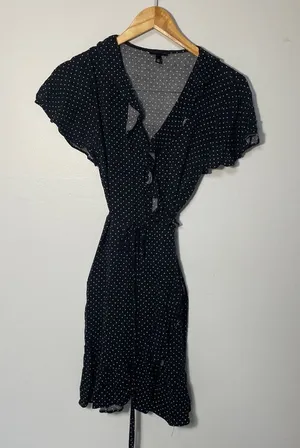 Who What Wear Black and White‎ Polka Dot Wrap Dress Women’s size M thumbnail 1