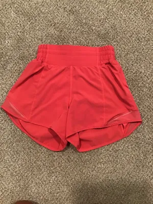 Lululemon Shorts Hotty Hot 4" High-Rise thumbnail 3