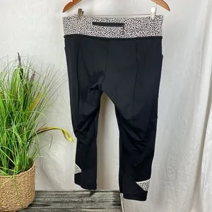 Lululemon Black Animal Print Mid Rise Capri Legging Pants 12 thumbnail 4