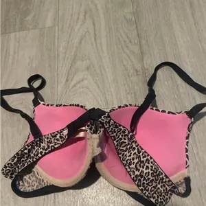 PINK Victoria's Secret Animal Print Bra thumbnail 3