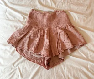 Blush Pink Smocked High Waisted Tiered Shorts Size Small thumbnail 1