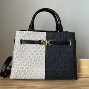 Michael Kors Purse thumbnail 1