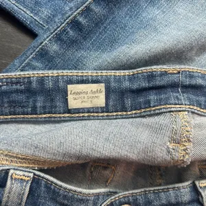 AG Adriano Goldschmied Distressed Jeans‎ 27R thumbnail 13