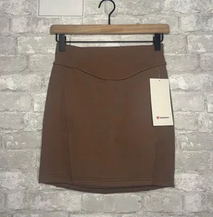 Lululemon Scuba High Rise Mini Skirt NWT Size XS (TPTC) LW8ALSS thumbnail 1