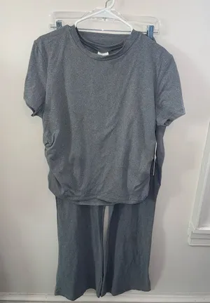 NWT Gray Two-Piece Lounge or Pajama Set by Vine & Valley Essentials Sz 3X/Medium thumbnail 1