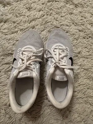 Nike Women's White and Black Knit Training Sneakers Size 6.5 thumbnail 2