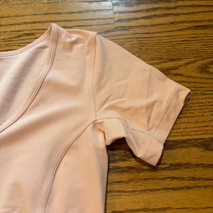 Lululemon Nulu Cropped Slim Yoga Short Sleeve Pink Mist thumbnail 4