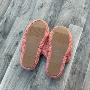 Fluffy fuzzy salmon pink slippers Size 7/8 thumbnail 2